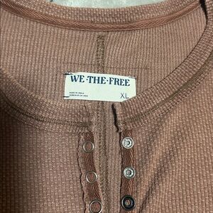 We The Free Twisted Cable Cuff Thermal Top Size XL ( fits like a medium)